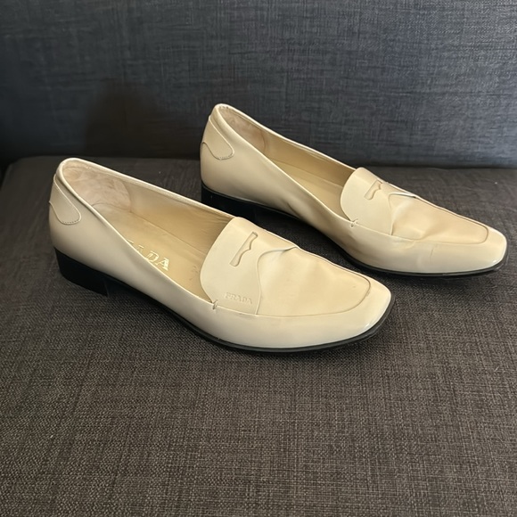 Prada, beautiful penny loafers worn once size 7 tan - Picture 2 of 5